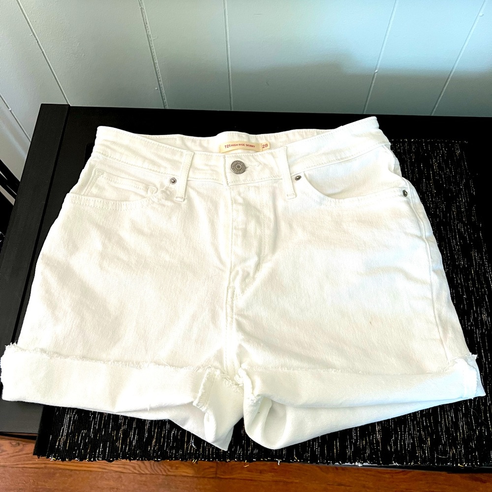 Levi 721 High Rise Skinny Jean Shorts